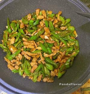 Stir-fried Pork with Chili
